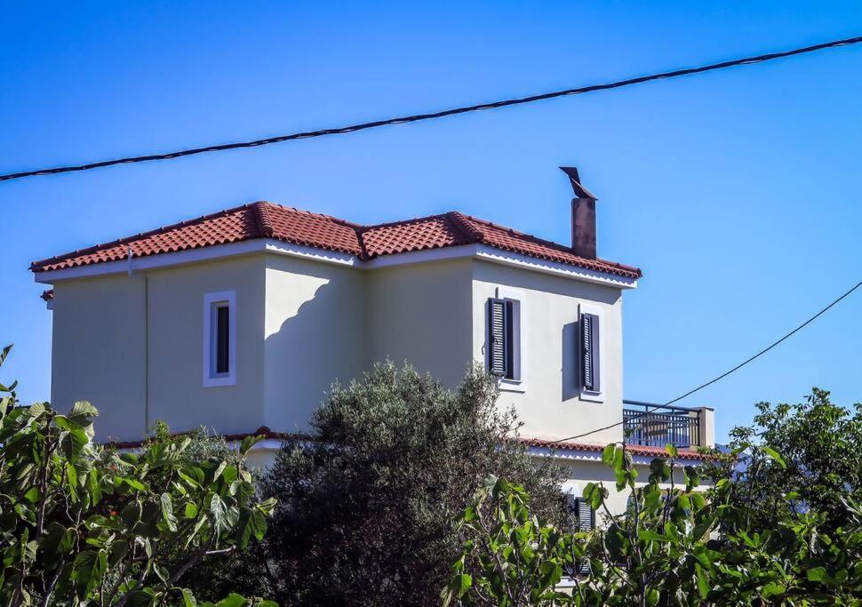 Villa Rania: Ευάερη Βίλα Με Θέα Τη Θάλασσα Ликсури Екстериор снимка