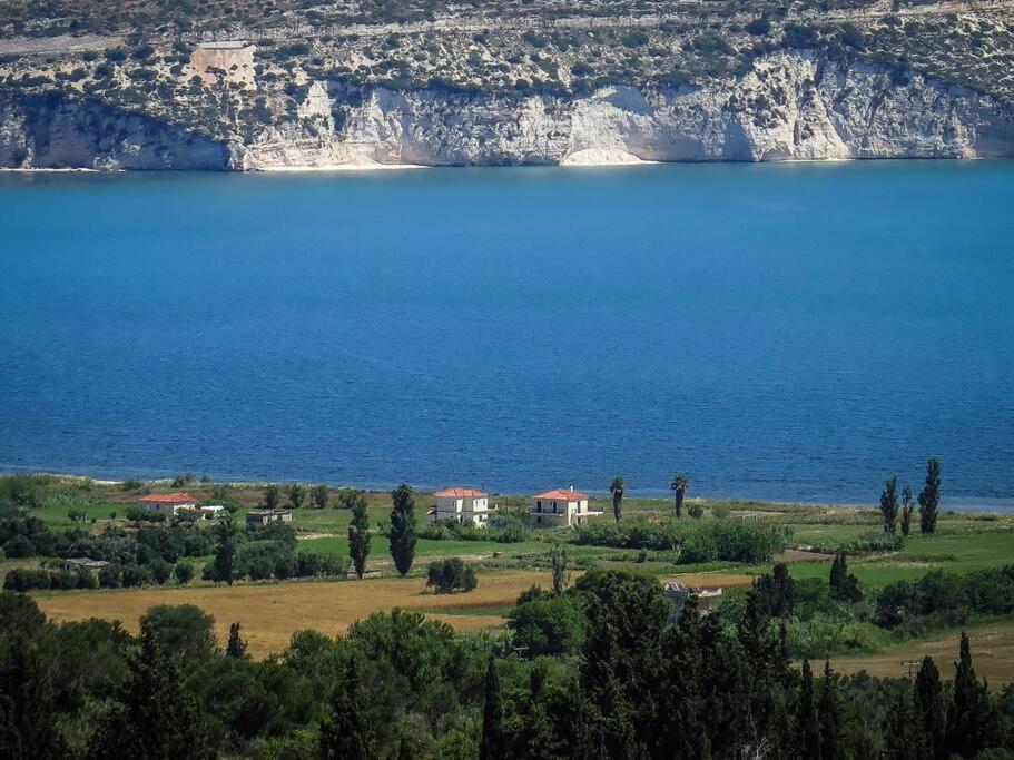 Villa Rania: Ευάερη Βίλα Με Θέα Τη Θάλασσα Ликсури Екстериор снимка
