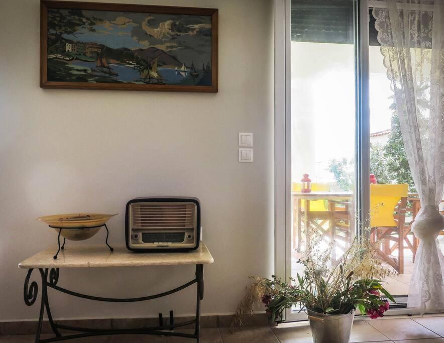 Villa Rania: Ευάερη Βίλα Με Θέα Τη Θάλασσα Ликсури Екстериор снимка