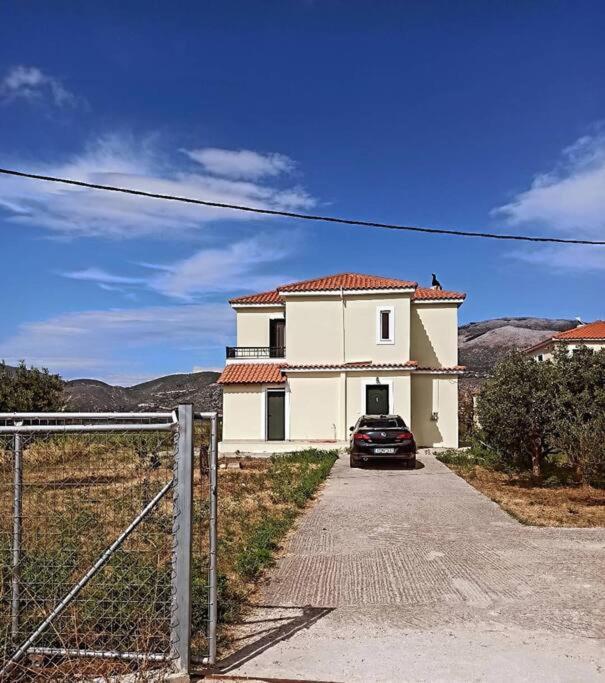 Villa Rania: Ευάερη Βίλα Με Θέα Τη Θάλασσα Ликсури Екстериор снимка