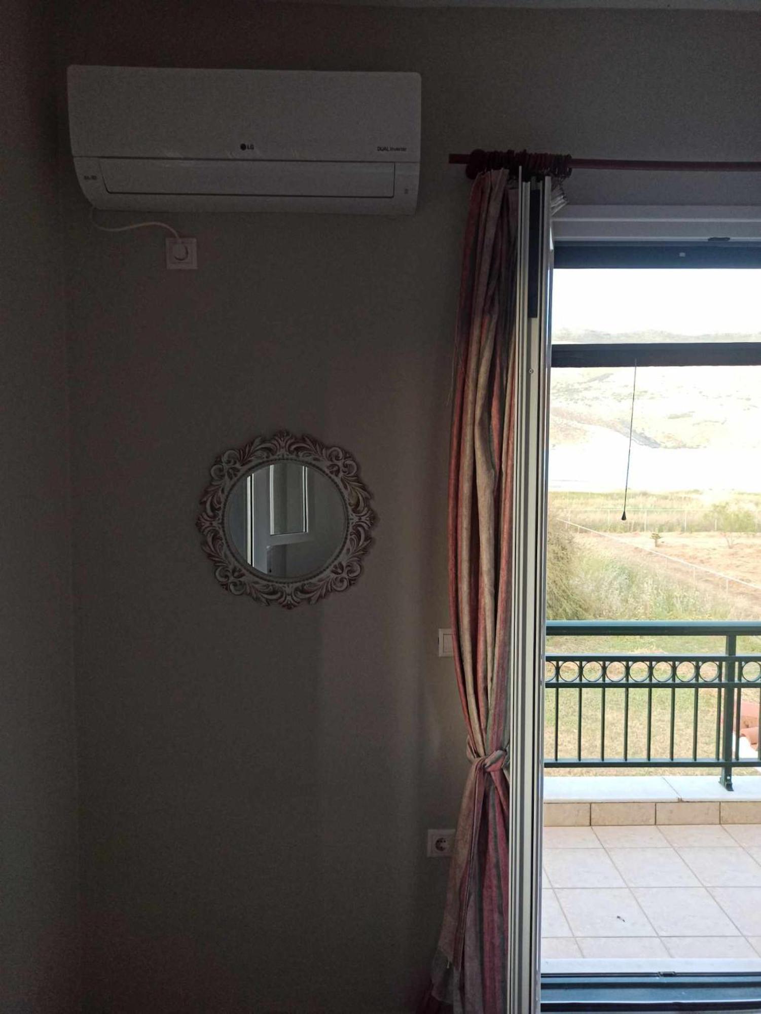 Villa Rania: Ευάερη Βίλα Με Θέα Τη Θάλασσα Ликсури Екстериор снимка