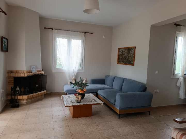 Villa Rania: Ευάερη Βίλα Με Θέα Τη Θάλασσα Ликсури Екстериор снимка