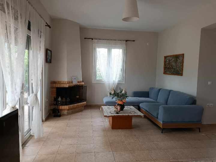 Villa Rania: Ευάερη Βίλα Με Θέα Τη Θάλασσα Ликсури Екстериор снимка